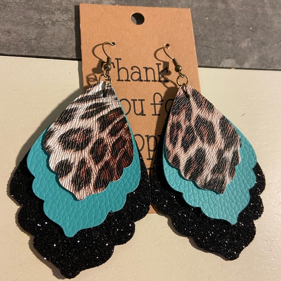 ALNEIO earrings - Picture 1 of 1